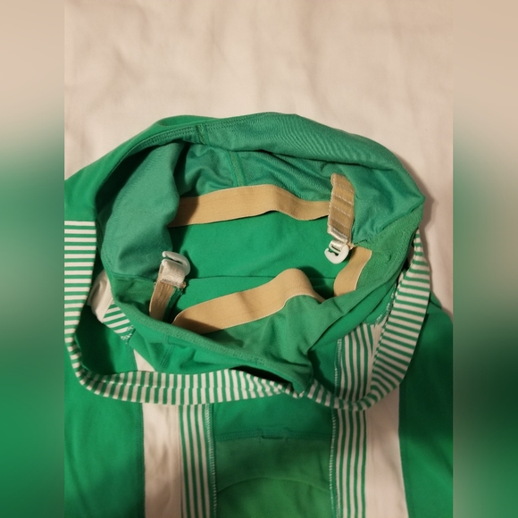 Lululemon Women's Tank top Sz 4 Color Green Back Pocket Training - Picture 4 of 5